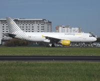EC-KLB @ LFPG - leased from ILFC, named Vuela y Punto