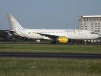 EC-KFI @ LFPG - Not yet named with a word coinage either starting with or ending with Vueling, Foxtrott-India first served Clickair