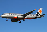 VH-VQS @ NZCH - finals to 02 - by Bill Mallinson