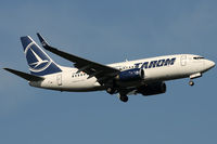 YR-BGH @ VIE - TAROM - by Chris Jilli