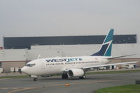 C-GWSQ @ CYYZ - Taxiing