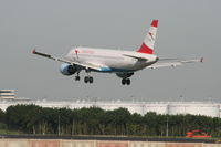 OE-LBV @ EBBR - Flight OS351 is descending to RWY 25L