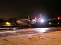 N954T @ 3I3 - NOT. CENTERED.  ...very frustrated with myself over that... but it was a really cold and damp night and I was freezing.
Formerly N954T, now it's known as N210SK.