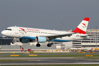 OE-LBO @ VIE - Austrian Airlines - by Joker767