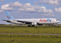 PH-AHX @ EHAM - Landing on Polderbaan (runway 18R) at AMS.