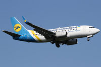 UR-GAS @ VIE - Ukraine International Airlines