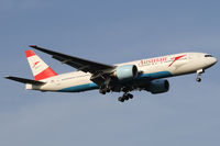 OE-LPC @ VIE - Austrian Airlines