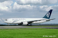 ZK-NBB @ NZAA - Air New Zealand Ltd., Auckland - 2003 - by Peter Lewis