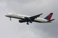 N612DL @ DTW - Delta 757 - by Florida Metal