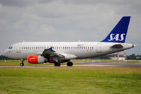 OY-KBT @ EIDW - Taking off r/w 28 - by Robert Kearney
