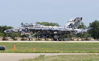 165677 @ KOSH - Landed with tail hook down