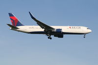 N194DN @ EBBR - Arrival of flight DL080 to RWY 02