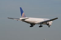 N774UA @ EBBR - Flight UA950 is descending to RWY 02 - by Daniel Vanderauwera
