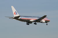 N390AA @ EBBR - Flight AA088 is descending to RWY 02 - by Daniel Vanderauwera