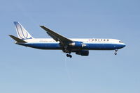 N646UA @ EBBR - Arrival of flight UA972 to RWY 02 - by Daniel Vanderauwera