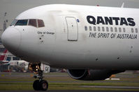 VH-OGE @ YSSY - one of the old workhorses - by Bill Mallinson