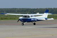 PH-ISL @ EHLE - Platform Lelystad - by Jan Bekker