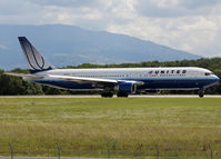 N663UA @ LSGG - Ready for take off rwy 23 - by Shunn311