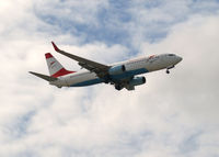 OE-LNP @ LHR - London Heathrow, UK  July 17, 2010 - by Charlie Golf Photos