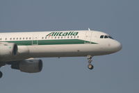 EI-IXO @ EBBR - Arrival of flight AZ156 to RWY 02