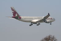 A7-ACI @ EBBR - Flight QR941 is descending to RWY 02