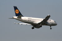 D-AIBE @ EBBR - Flight LH1010 is descending to RWY 02