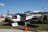N888AK @ LAL - Cessna 182S