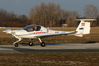 OE-AGA @ LOAV - taxi to Hangar