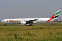 A6-ECV @ VIE - Emirates