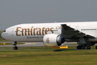 A6-ECV @ VIE - Emirates