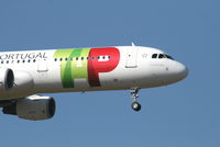 CS-TJF @ EBBR - Arrival of flight TP604 to RWY 02