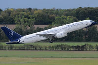 EI-DKL @ VIE - Blue Panorama - by Chris Jilli