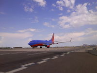 N406WN @ PHX - Southwest pilots waste little time getting to the gate. - by Sgt_Eagar
