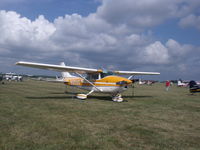N612AD @ I74 - at MERFI FLYIN Urbana OH - by christian maurer