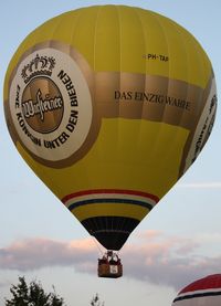 PH-TAP - WIM 2011
'Warsteiner' - by ghans