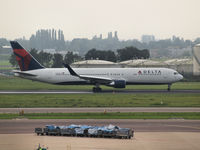 N1201P @ AMS - Taxi to the runway of  Schiphol Airport - by Willem Goebel
