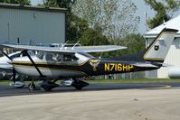 N716HP @ I19 - 2005 Cessna 182T