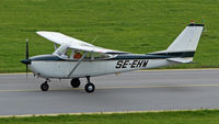 SE-EHW @ ESSB - Taxiing to Grafair ramp - by Roger Andreasson