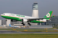 B-16310 @ VIE - Eva Air