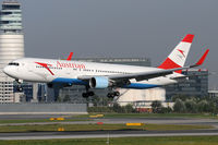 OE-LAW @ VIE - Austrian Airlines