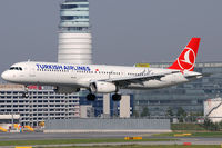 TC-JRT @ VIE - Turkish Airlines