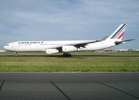 F-GLZK @ LFPG - taxying to runway 09R