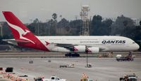 VH-OQE @ KLAX - Qantas Super Jumbo taxiing to gate