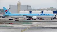 HL8208 @ KLAX - Relative's flight as arrived as Korean Air Flight 17 - by cx880jon