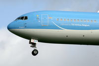 OO-JAP @ EBBR - Arrival of flight JAF104 to RWY 25L