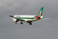EI-DSC @ EBBR - Flight AZ156 is descending to RWY 25L