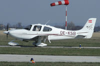 OE-KSB @ LOAV - a newer Cirrus