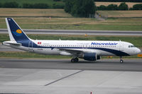 TS-INB @ LOWW - Taxi to the Apron