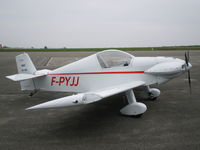 F-PYJJ @ LSGE - Colibri MB2 basé à Ecuvillens/Suisse (LSGE) - by Gerson Martinez