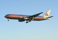 N349AN @ EBBR - Arrival of flight AA088 to RWY 25L - by Daniel Vanderauwera